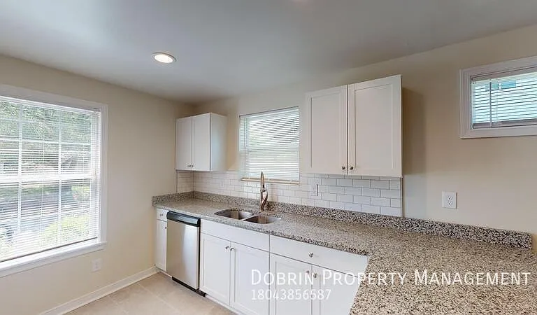 1729.5 Winder St — Photo 5