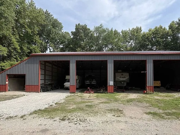 1850 S Camp Butler Rd, Springfield, IL 62707