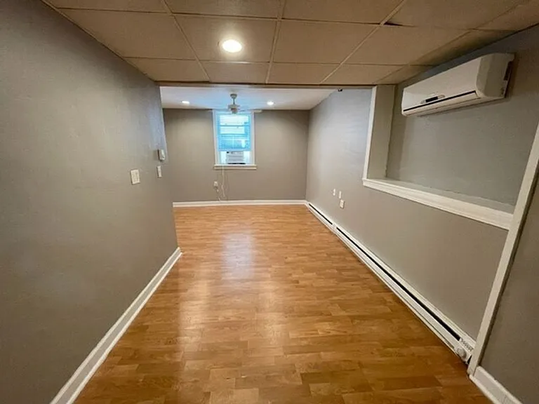 625 E Burlington St — Photo 17