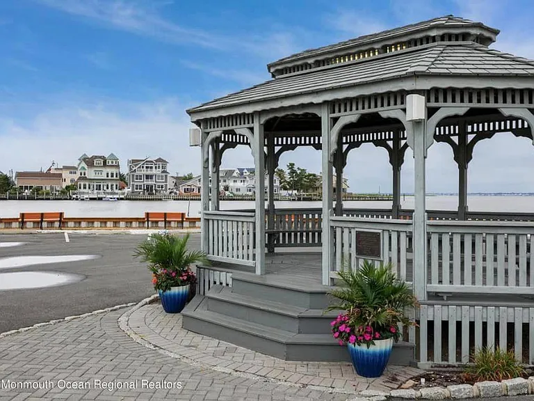 3174 Ocean Rd — Photo 41