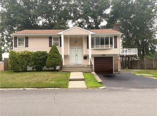 52 Bicentennial Way, North Providence, RI 02911