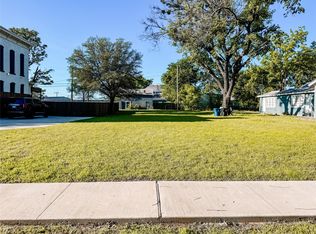 114 W Sears St, Denison, TX 75021