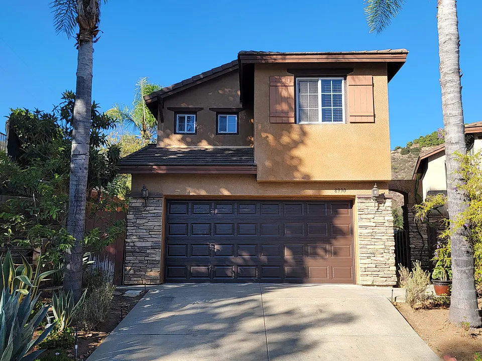 8990 Courtyard View Dr