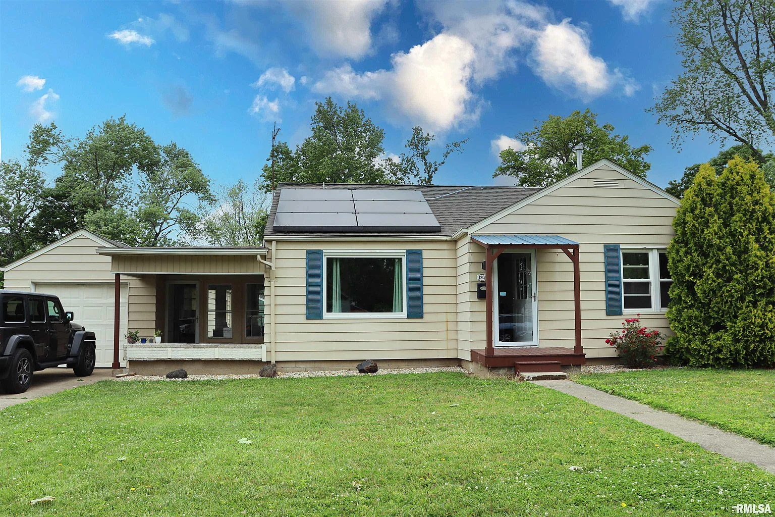 1201 E Tripp Ave photo 1