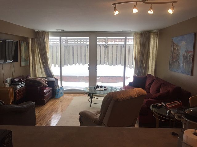 1st image of 2105 N Larrabee St #0