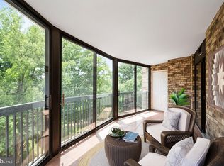 5902 Mount Eagle Dr APT 204, Alexandria, VA 22303