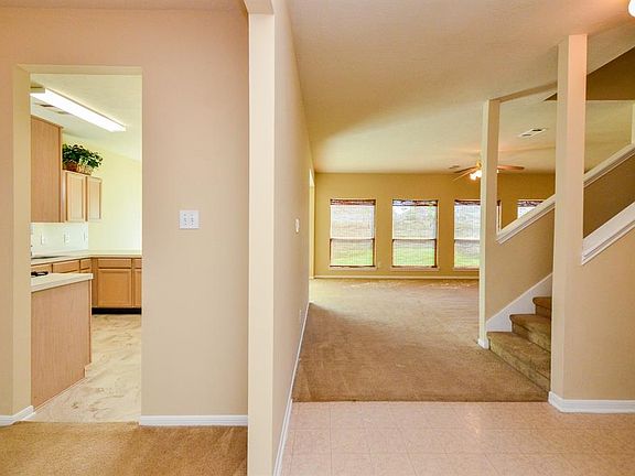 4th image of 1703 Carriage Run Ct