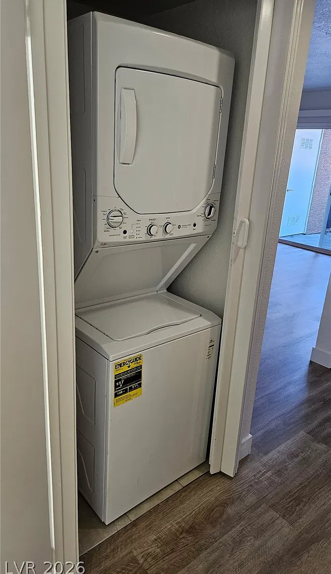 1 bed, 1.5 bath, 752 sqft, $1,250 — Photo 4
