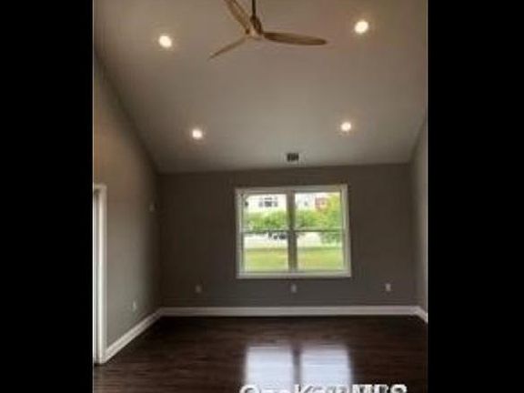 5th image of 652 W Park St