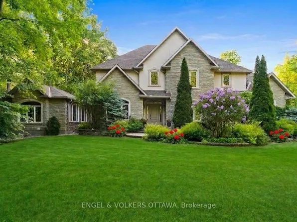 6005 Earlscourt Cres, Ottawa, ON K4M 1K2
