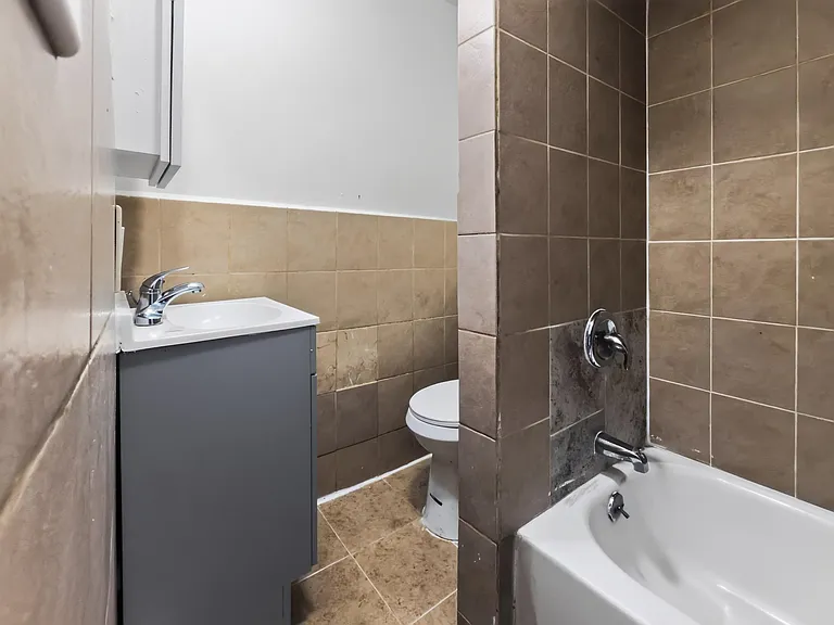 492 W Side Ave #2L — Photo 20