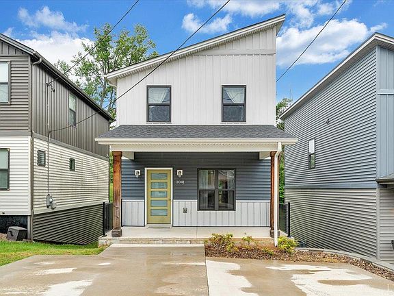 2nd image of 3041 Fulton St