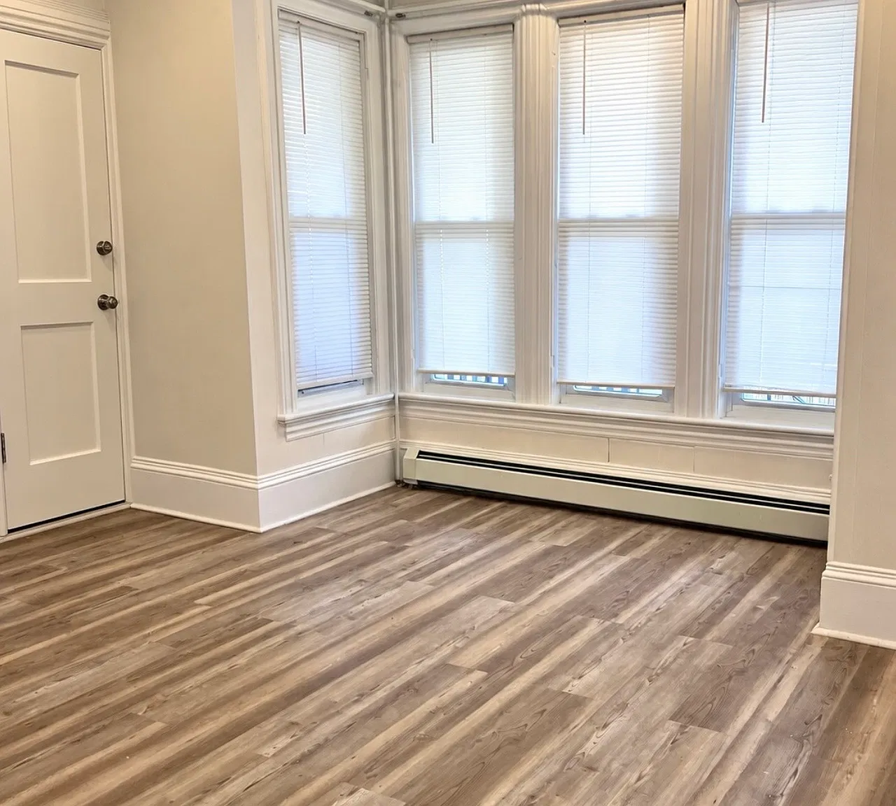 3 bed, 1301 sqft, $2,300 — Photo 1