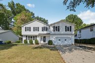Alverne Dr-S1809-001.jpg