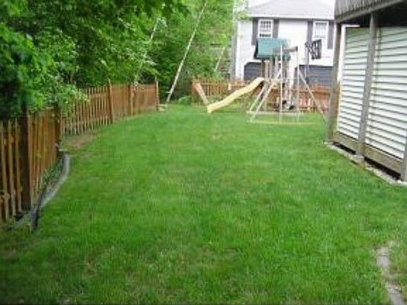 5th image of 42 Garden Walk Dr