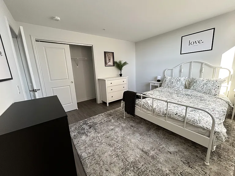 1254 Marlborough Ct — Photo 6