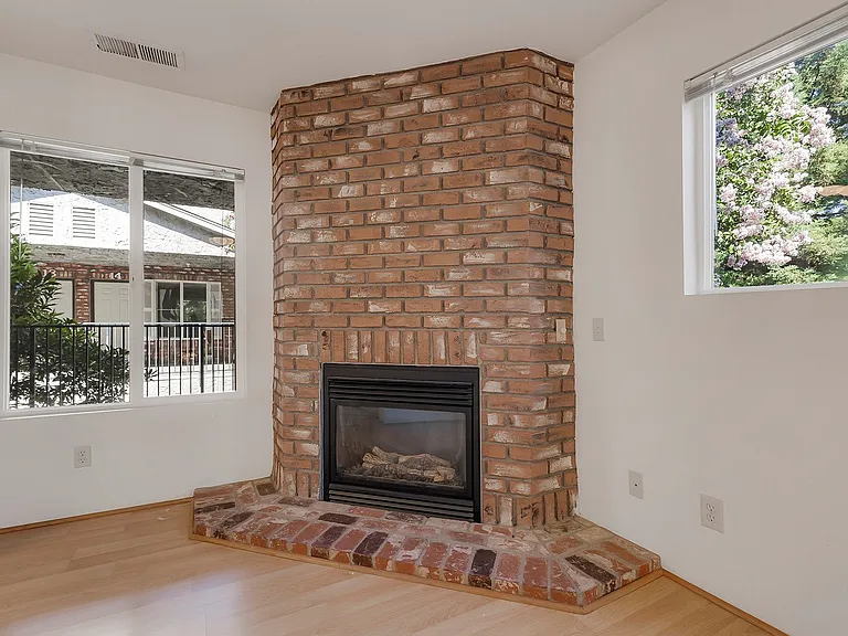 406 Nord Ave — Photo 4