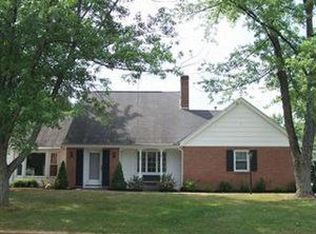32 Birchwood Dr, Fredonia, NY