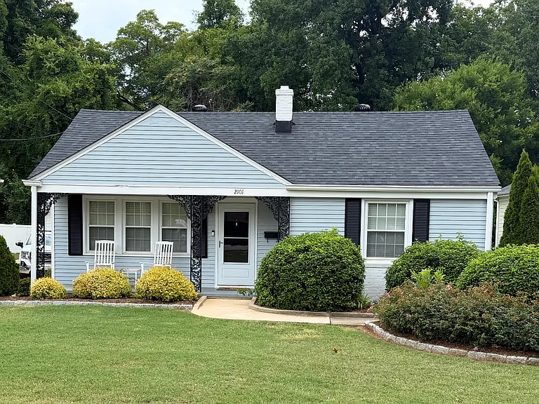 2101 Noble Rd — Photo 2