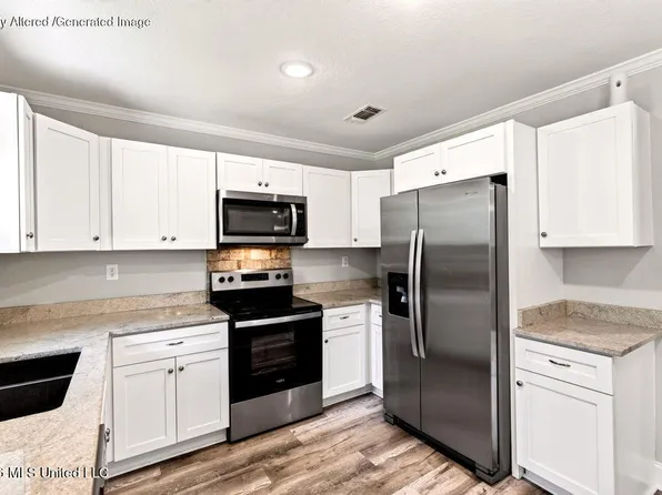 2154 Floyd Dr, Biloxi, MS 39531