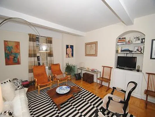 Rented by Buchbinder & Warren | media 2