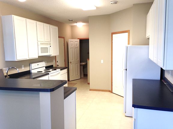 5th image of 11192 Isanti Ct NE