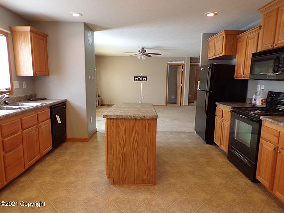 2nd image of 307 Glenn Ct