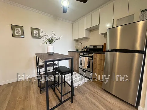 44 Victoria Ave S #303 Photo 1