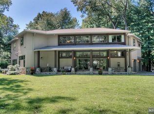 29 Donnybrook Dr, Demarest, NJ 07627