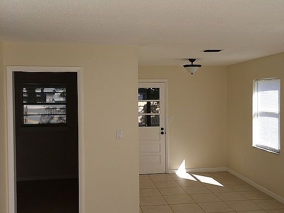 2nd image of 106 E Lincoln Ave