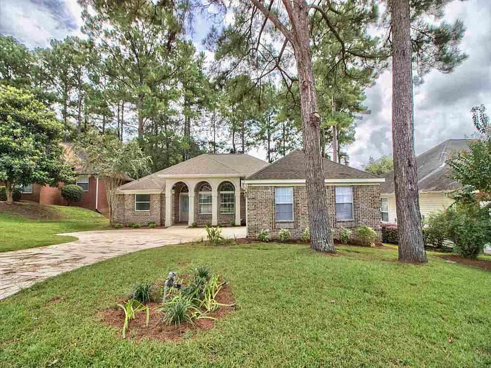 1st image of 836 Eagle View Dr