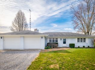 12421 E 25th St, Columbus, IN 47203