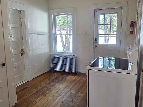 3rd image of 4 Central St Floor 1