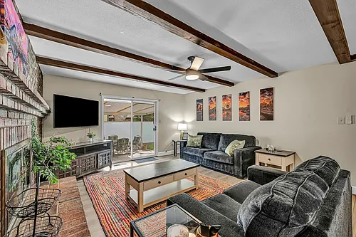 1490 Foster Dr Photo 1