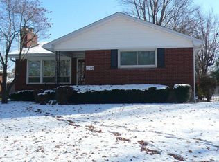 8305 Saint Armands Ct, Louisville, KY 40219