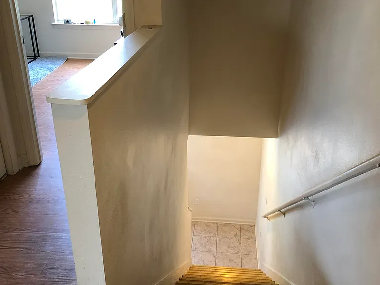 433 W Brevard St — Photo 17