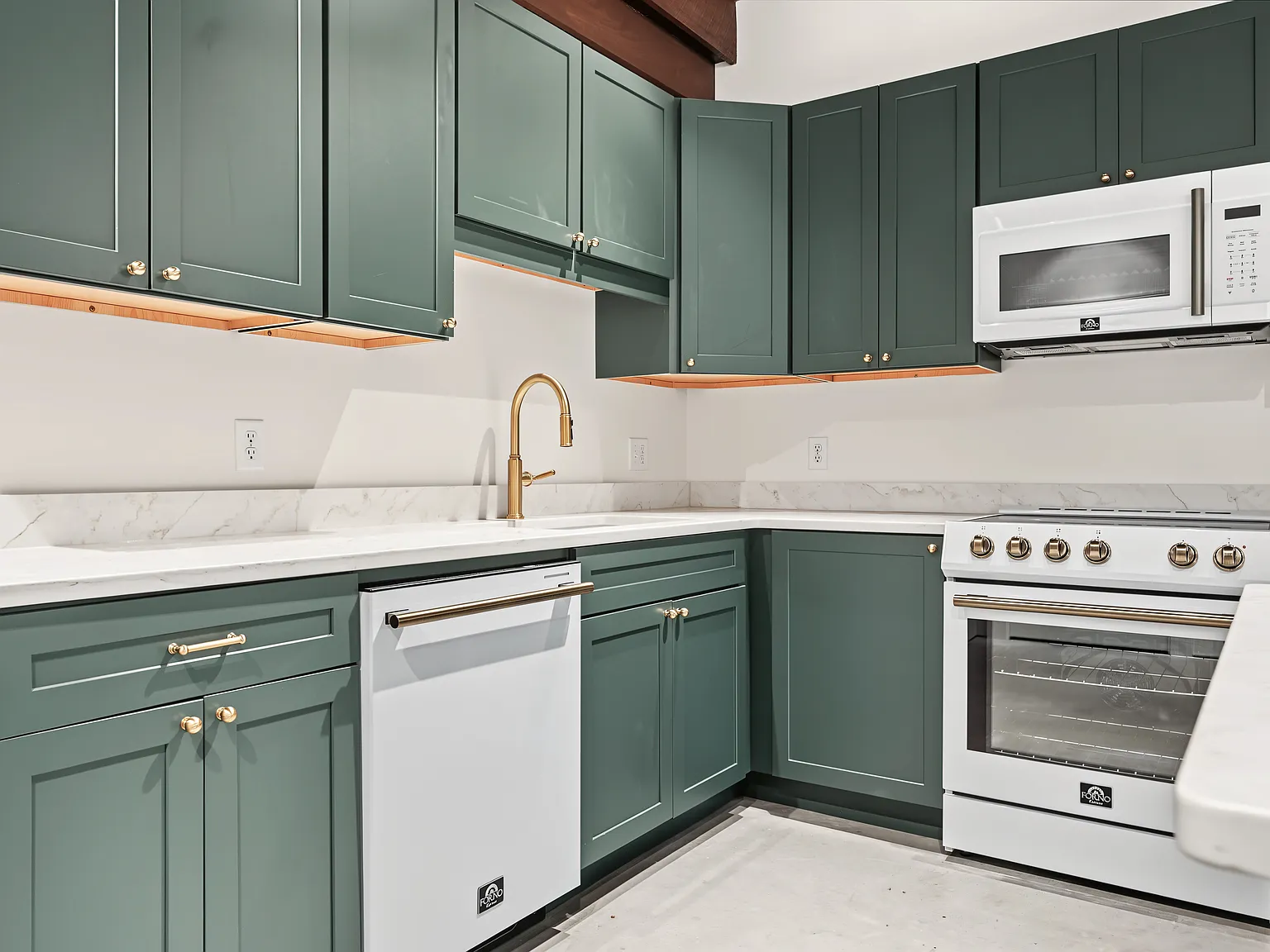 1 bed, 660 sqft, $2,200 — Photo 3