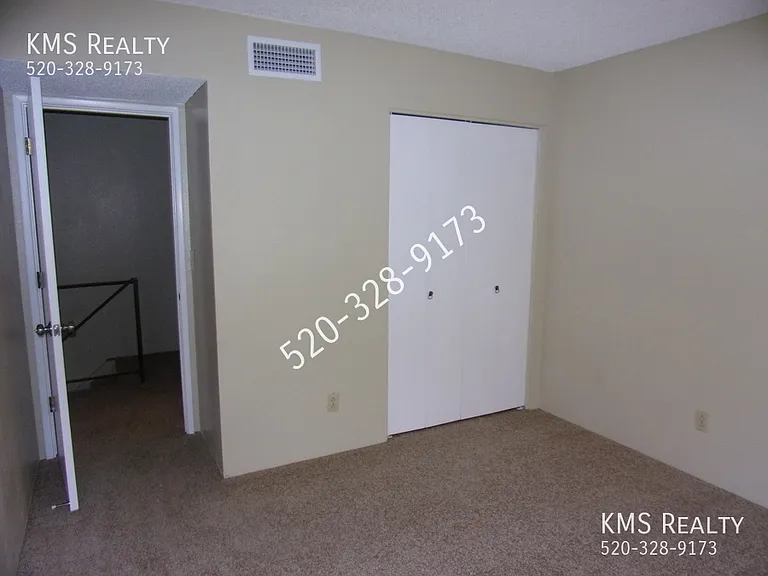 6609 E Calle Alegria #C — Photo 13
