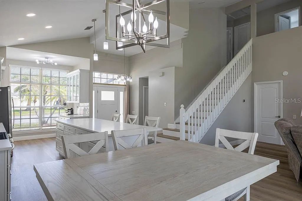 4 bed, 2.5 bath, 2071 sqft, $3,150 — Photo 3