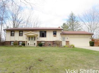 8375 Bush Dr NE, Rockford, MI 49341