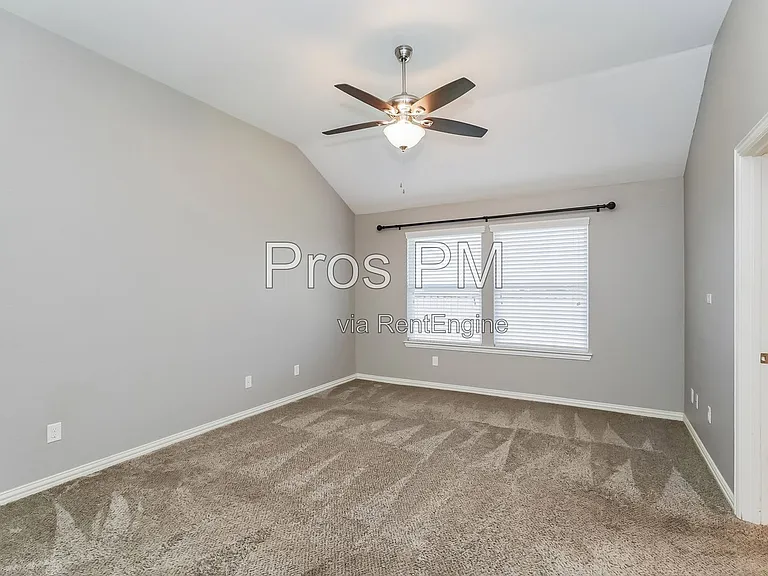 500 Turnstone Dr — Photo 12
