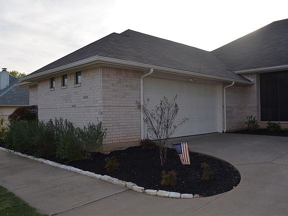 4th image of 9016 Woodlawn Dr