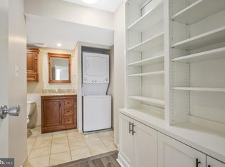 1401 N Rhodes St APT 203, Arlington, VA 22209