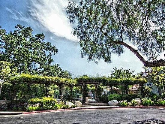 Pool entry