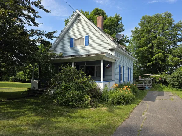 28 N Guilford Road, Monson, ME 04464
