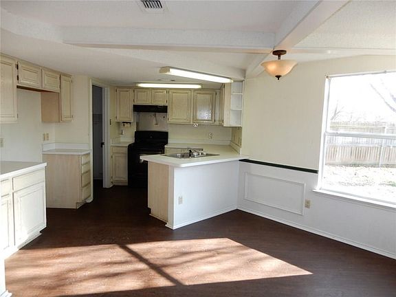 5th image of 636 Nightshade Dr