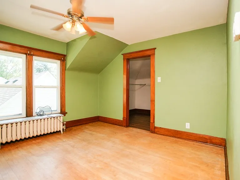 305 S Broadway St #1/2 — Photo 4