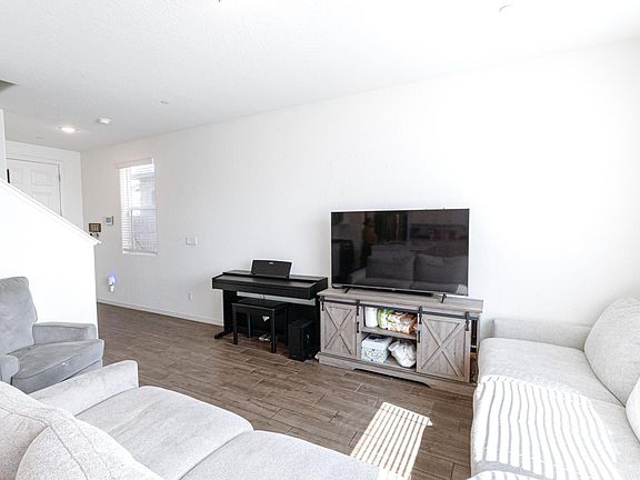 4th image of 2254 N Zinfandel Dr