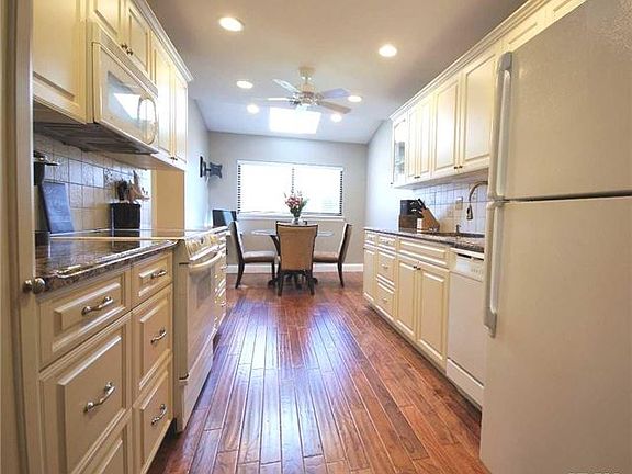 4th image of 22 Northgate Cir