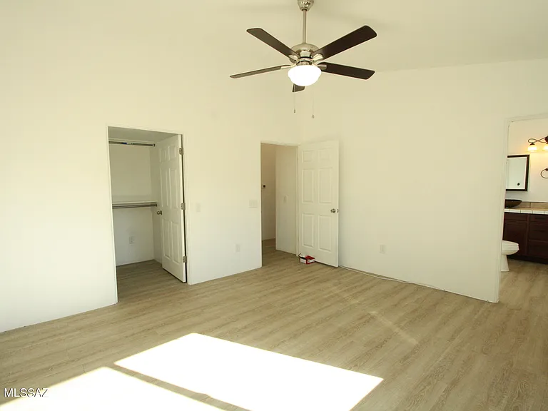 15237 N Lago Del Oro Pkwy — Photo 14